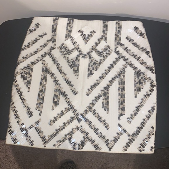 Express Sequin Mini Skirts  (set of 3) - Picture 6 of 10